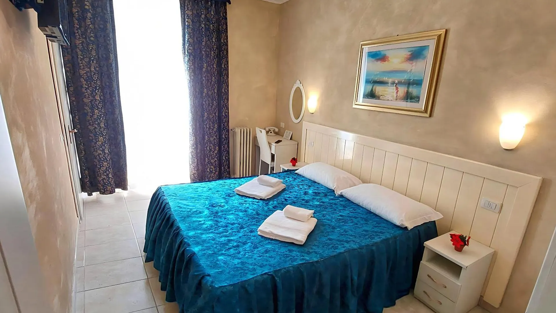 Hotel Aurelia Milano Centrale 2*, Milan