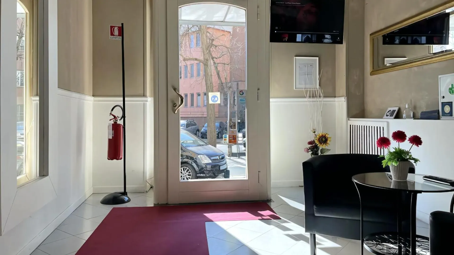 Hotel Aurelia Milano Centrale 2*,  Italia
